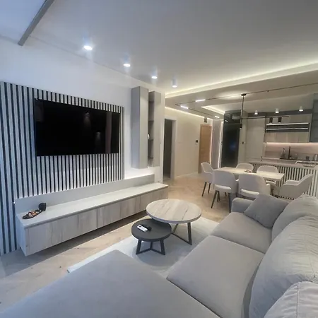 Apartment Lujo Art & Joy Novi Sad