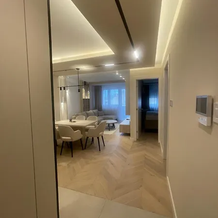 Lujo Art & Joy Apartment *