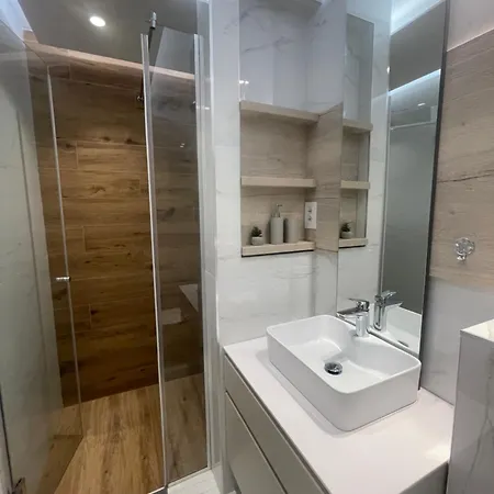 Apartment Lujo Art & Joy Novi Sad