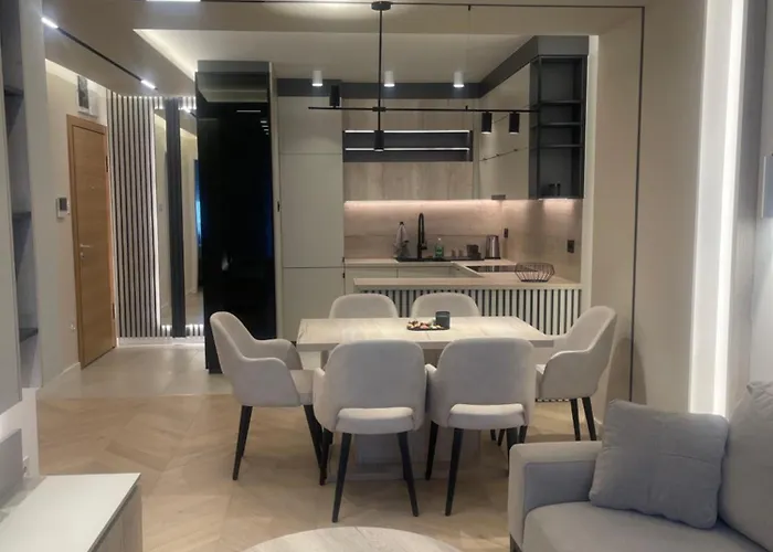 Apartment Lujo Art & Joy Novi Sad